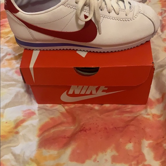 Nike Cortez Basic (Womens, Size 6) - Picture 2 of 6
